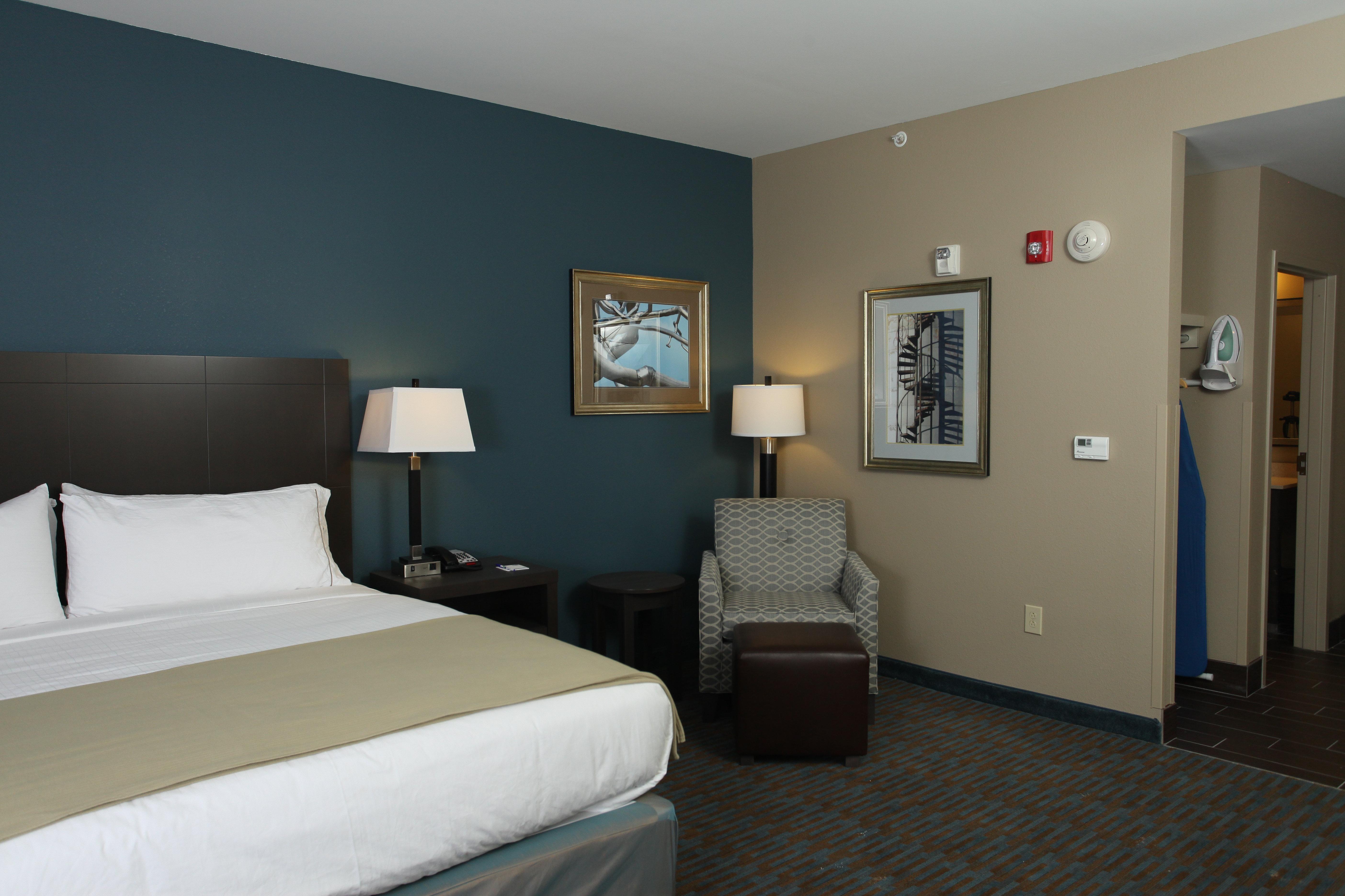 Holiday Inn Express Hotel & Suites Goldsboro - Base Area By Ihg Esterno foto